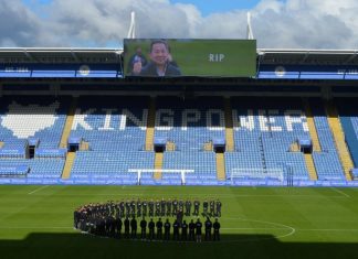 สุดเศร้า พิธีไว้อาลัย คุณวิชัยในสนามเลสเตอร์ นักเตะหลั่งน้ำตา