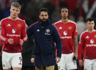 มีแววตกชั้น “ซูเปอร์คอม” ทำนายล่าสุด “แมนยูฯ” จบอันดับไหนในพรีเมียร์ลีก หลังโดนยำคาบ้าน