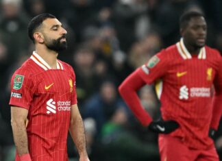 แพ้ยังไม่พอ “ลิเวอร์พูล” เจอข่าวร้ายซ้ำ 2 หลังพ่าย สเปอร์ส คาราบาว คัพ รอบรองฯ นัดแรก