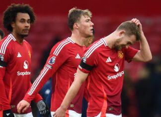 มีแววตกชั้น “ซูเปอร์คอม” ทำนายล่าสุด “แมนยูฯ” ลุ้นจบอันดับไหน หลังจมที่ 13 พรีเมียร์ลีก